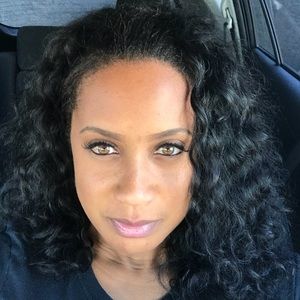 Meet your Posher, Desiree